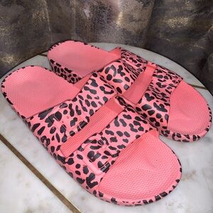 Freedom Moses Women's Slides Size 40/41